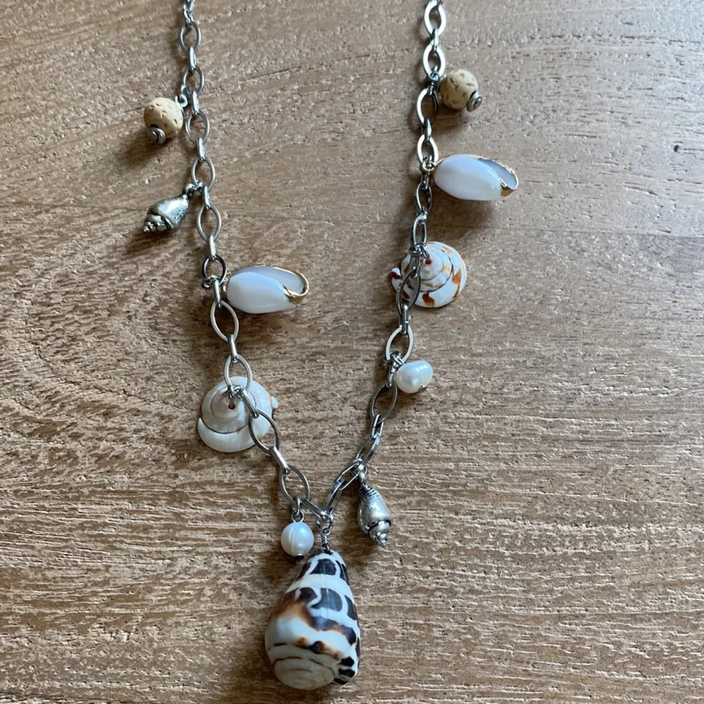 Shell necklace - Picture 2 of 3